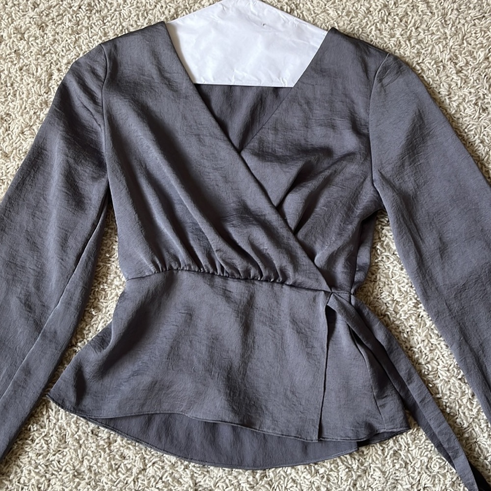 Express dark gray long sleeve polyester wrap blouse Womens size XS